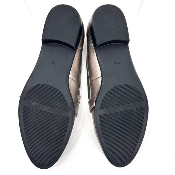 UNISA UNSHASTA2 METALLIC PEWTER LOAFERS W/ SILVER HARDWARE - 7.5 - Picture 9 of 11
